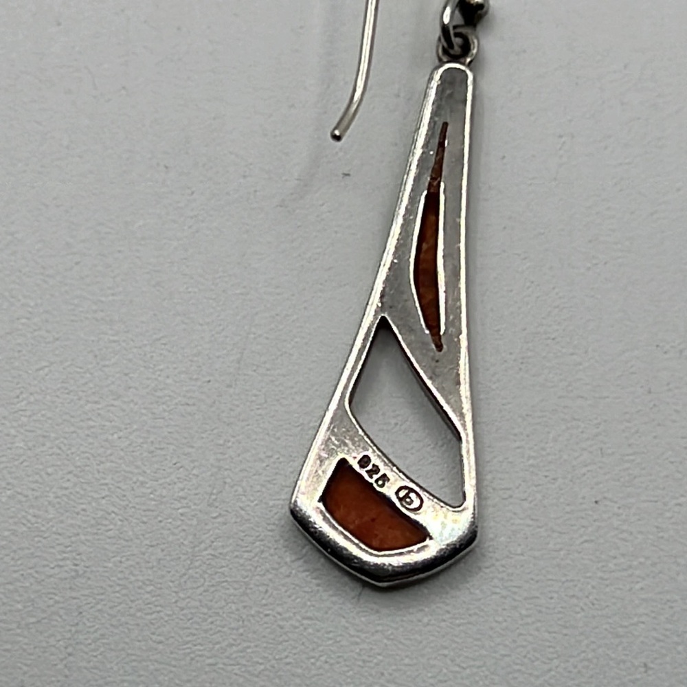 RED SPINY OYSTER AND STERLING SILVER INLAY EARRINGS - Picture 4 of 6